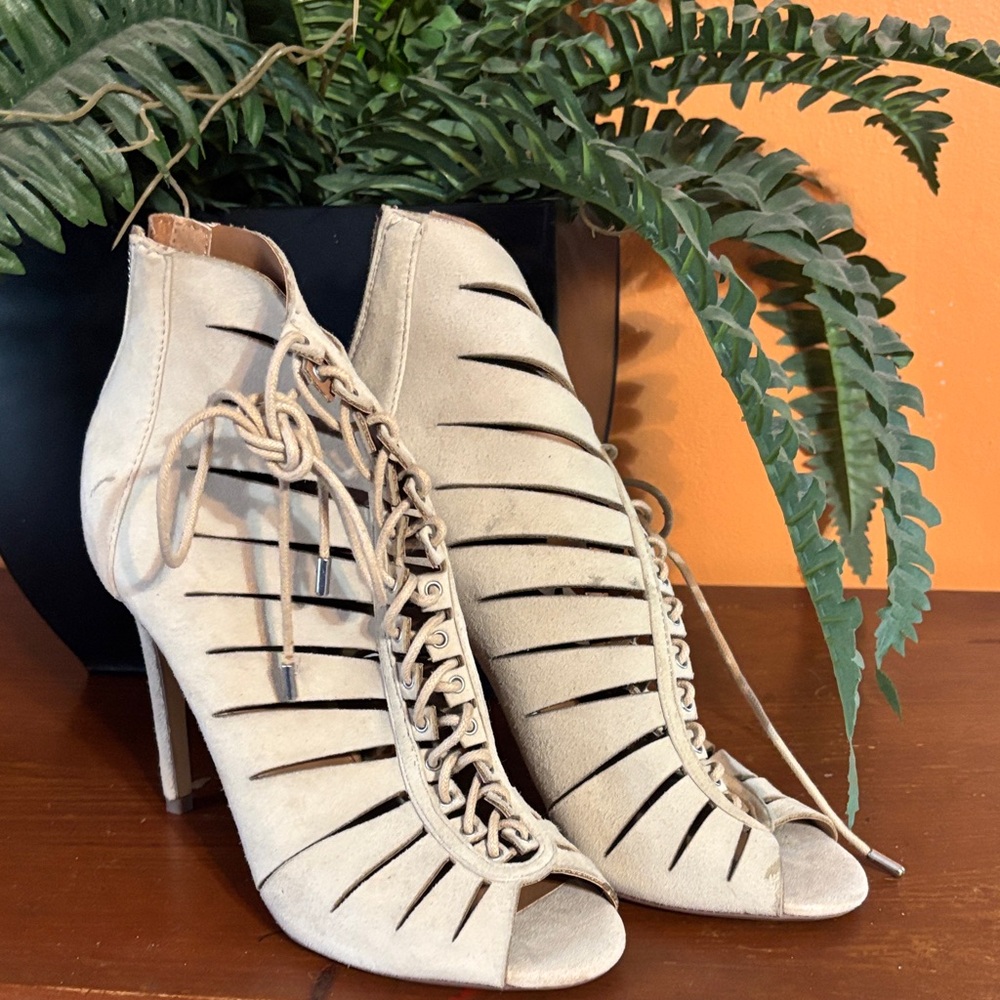 Steve Madden Cream Lace-Up Heels